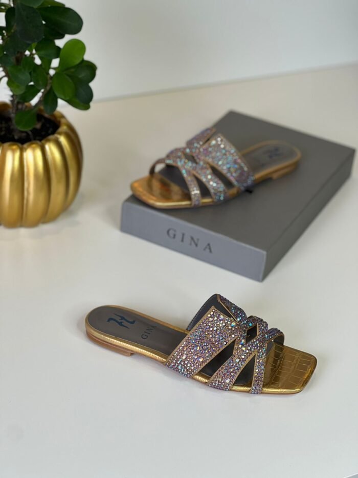 GINA FLAT