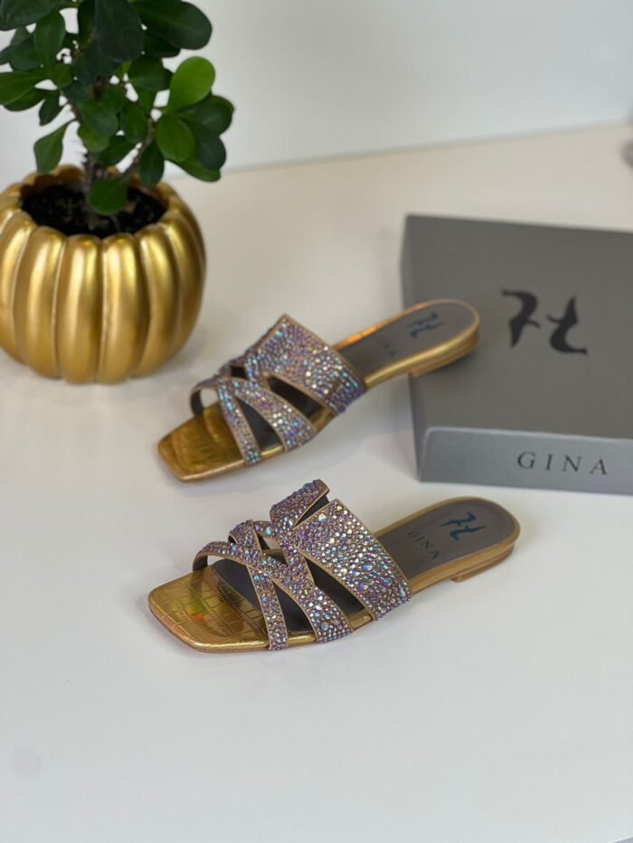 GINA FLAT