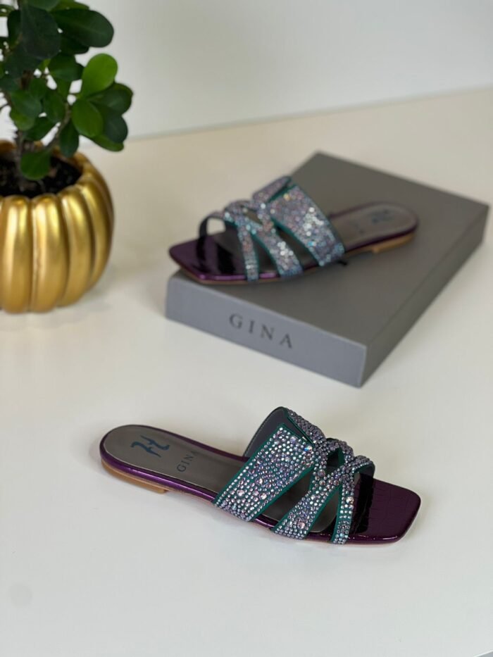 GINA FLAT