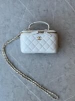 CHANEL VANITY - Image 5