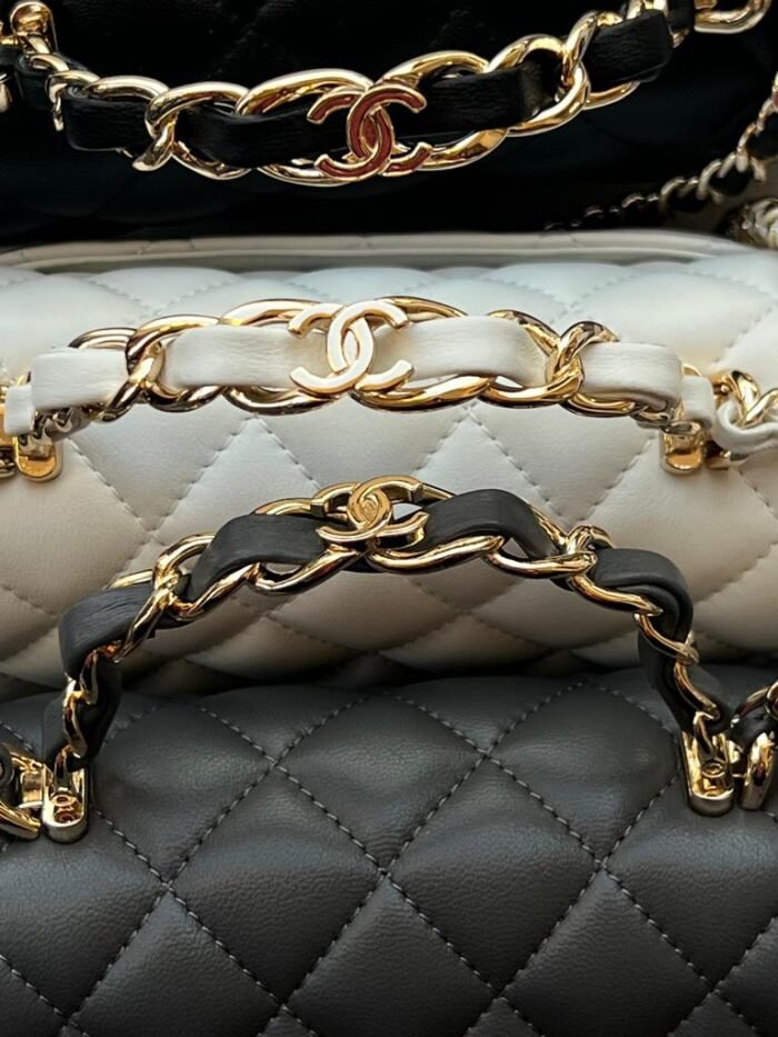 CHANEL FLAP BAG WITH TOP HANDLE - Image 2