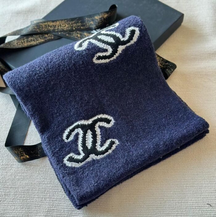 CHANEL 160x30 CM - Image 1