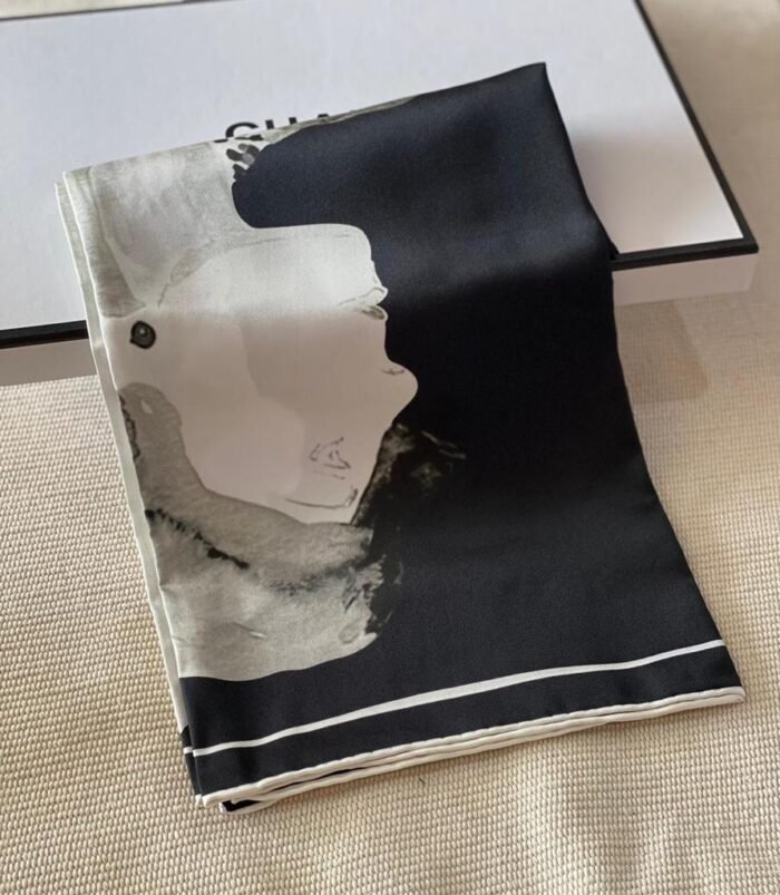 CHANEL 90x90 CM - Image 1