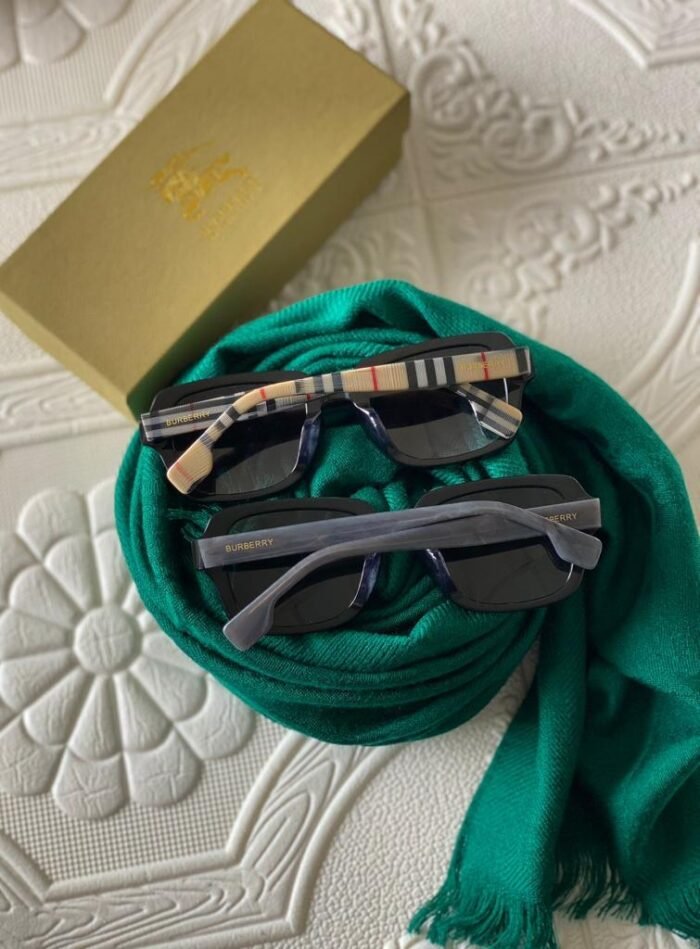 BURBERRY SUNGLASSES - Image 1