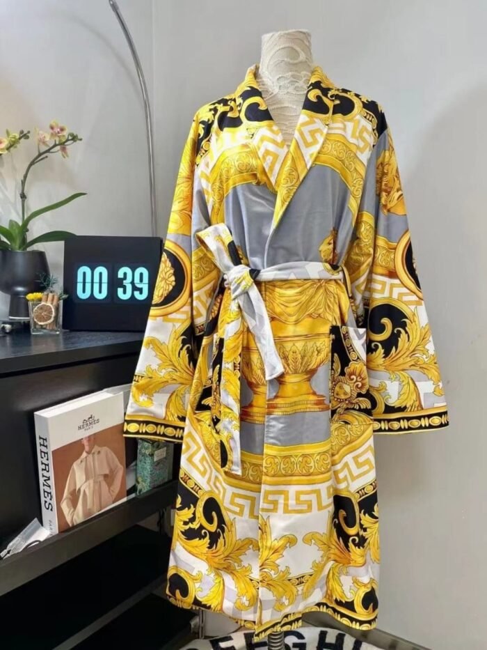 VERSACE BATHROBE - Image 1