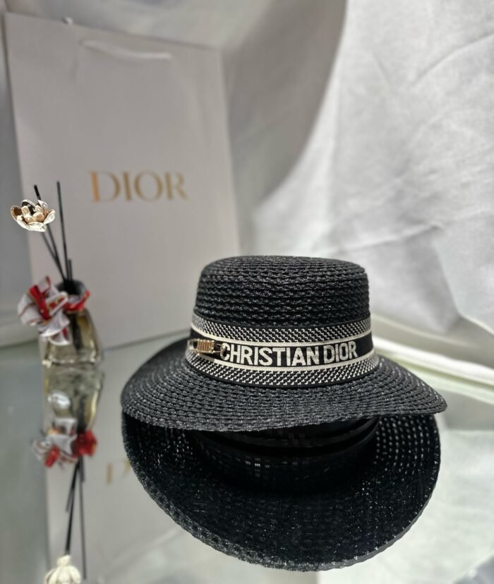 CHRISTIAN DIOR - Image 1