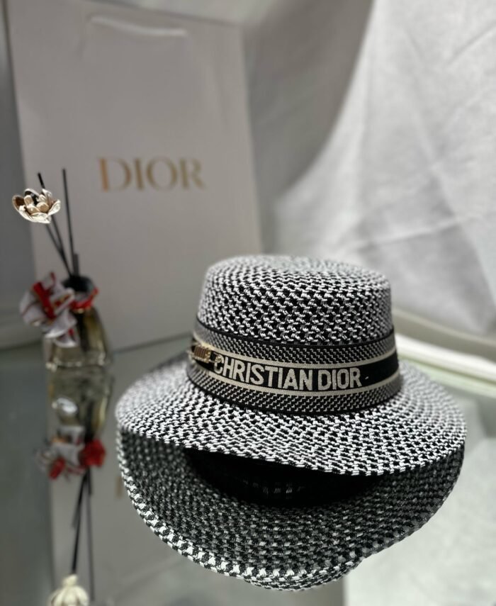 CHRISTIAN DIOR - Image 1