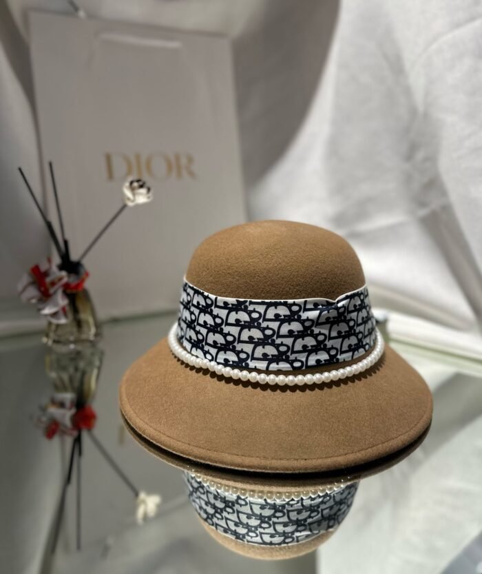 CHRISTIAN DIOR - Image 1