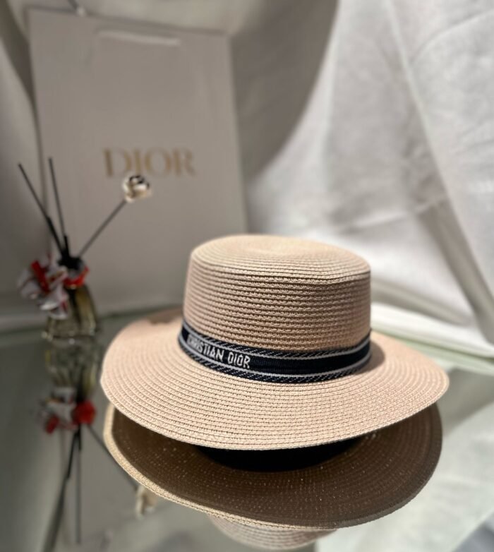 CHRISTIAN DIOR - Image 1