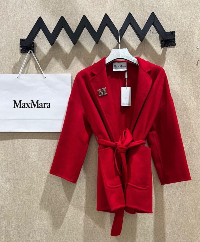 MaxMara - Image 1